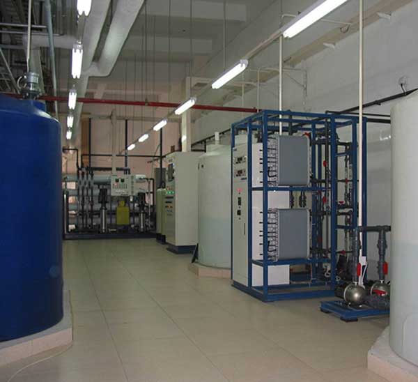 山西長治某高新材料公司8T反滲透加EDI超純水係統