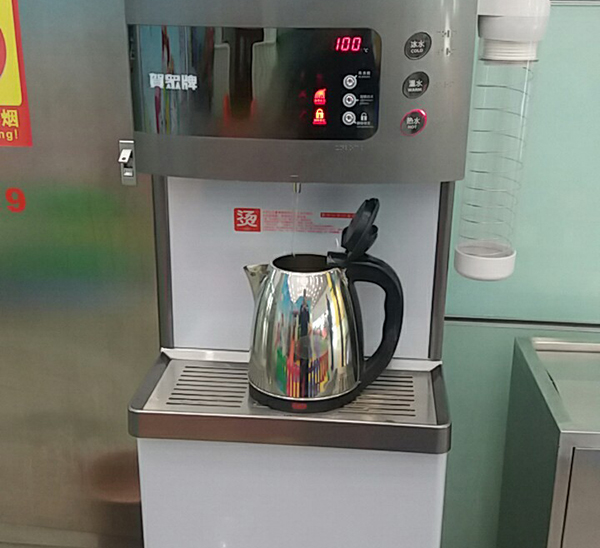 候車室溫開兩用直飲（yǐn）水機